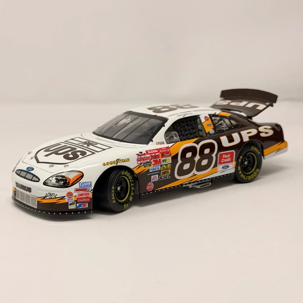 2003 Action Dale Jarrett #88 UPS Ford Taurus 1:24 Diecast Stock‎ Car Limited